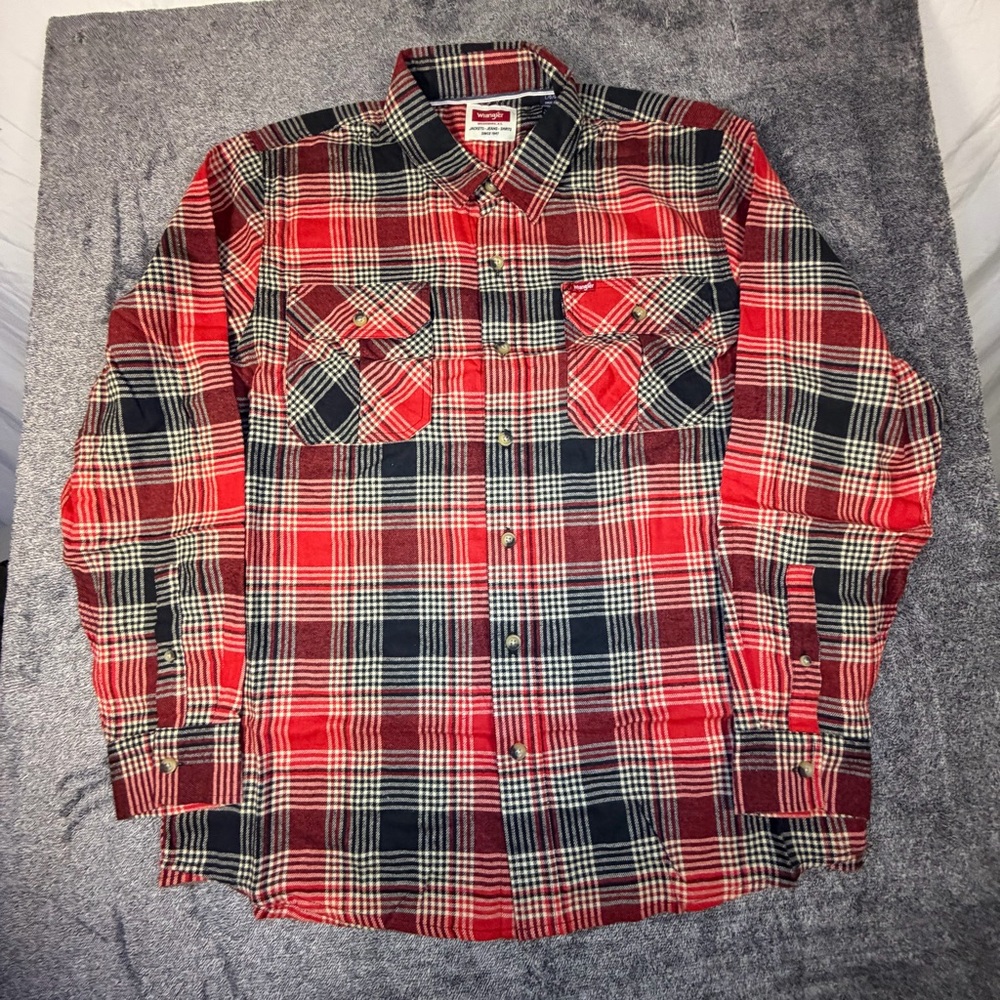 Wrangler Red and Black Plaid Men's Shirt
